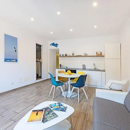 Cosmopoli - Porta A Mare Apartament *